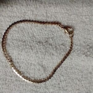 Goldtone chain bracelet plain